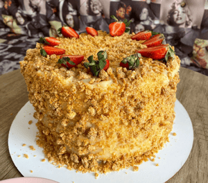 Torta Praliné com Morangos